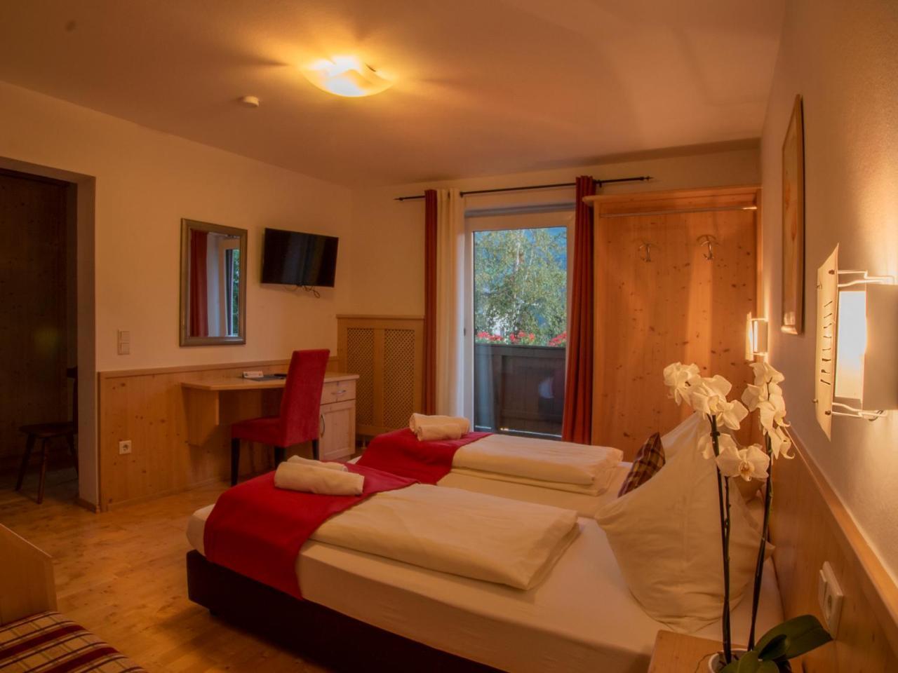 Hotel Gasthof Eschbacher Piesendorf Eksteriør billede
