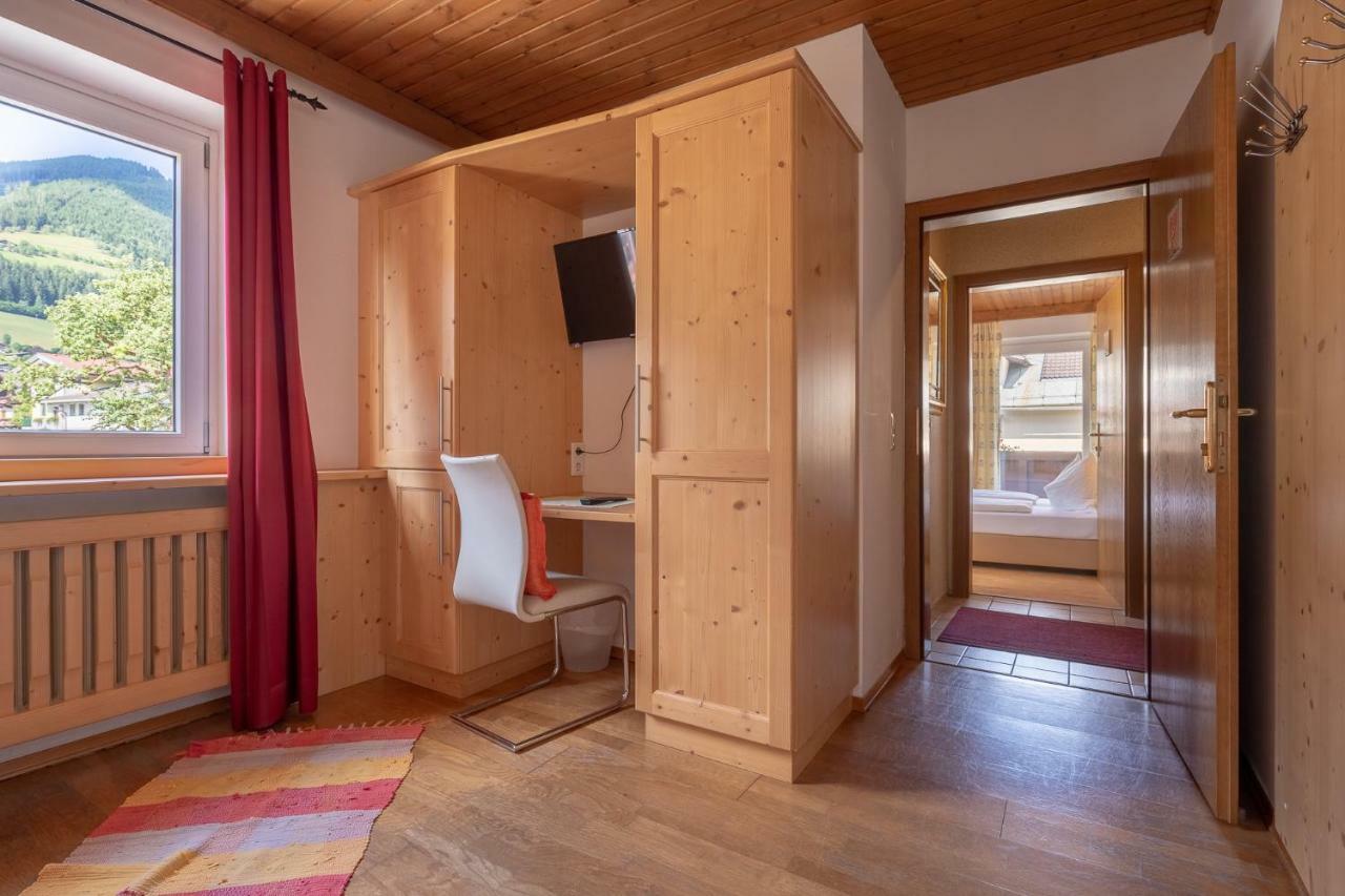 Hotel Gasthof Eschbacher Piesendorf Eksteriør billede
